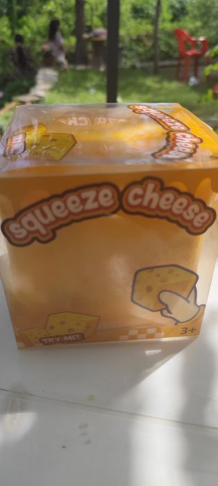 Ограмно скуиши сирене/Squize cheese