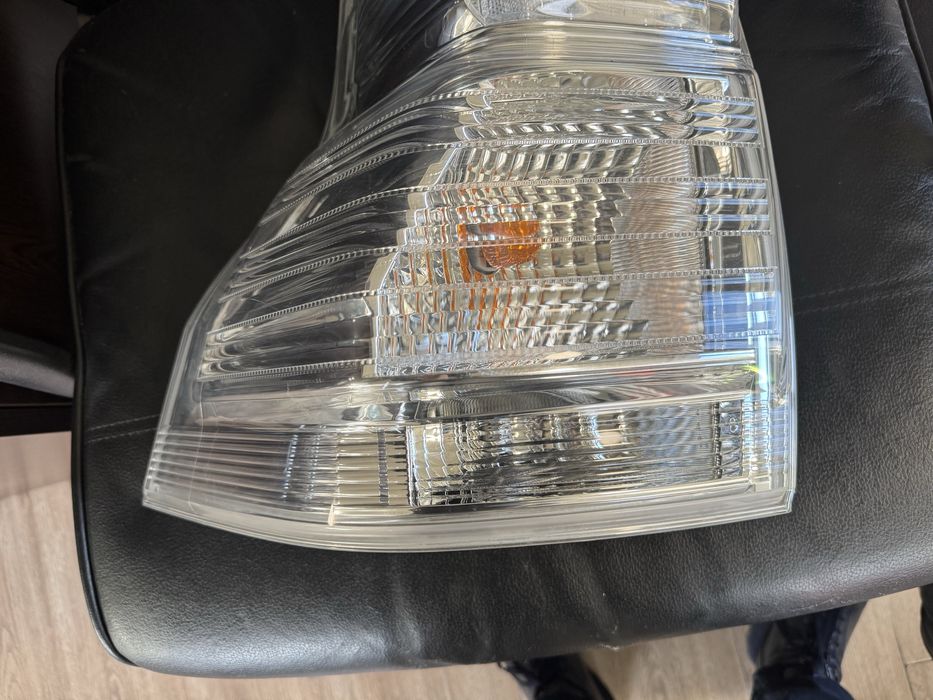 Оригинален ляв Стоп за Toyota Land Cruiser 150 Prado 2010-2017