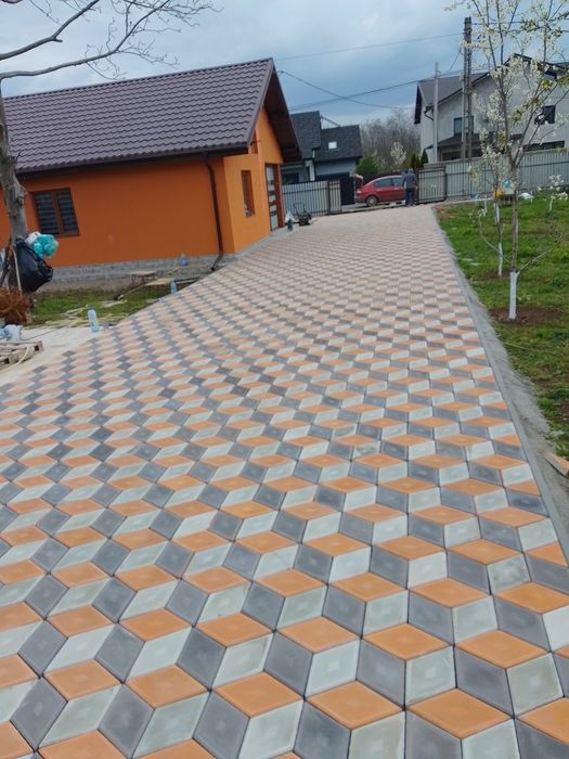 Pavele dale din beton