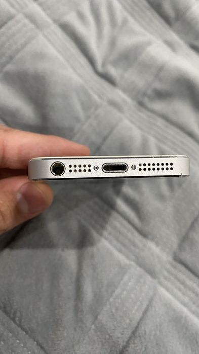 Айфон 5 64гб.