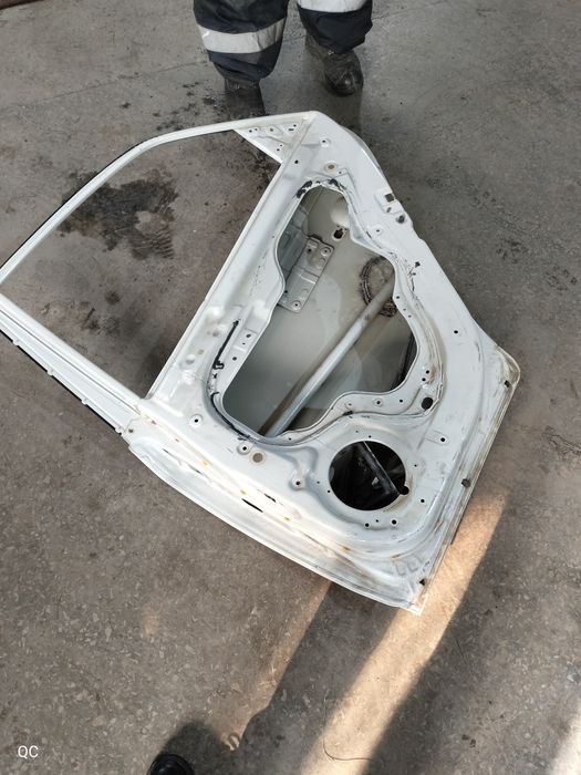 Продам дверь КИА к5