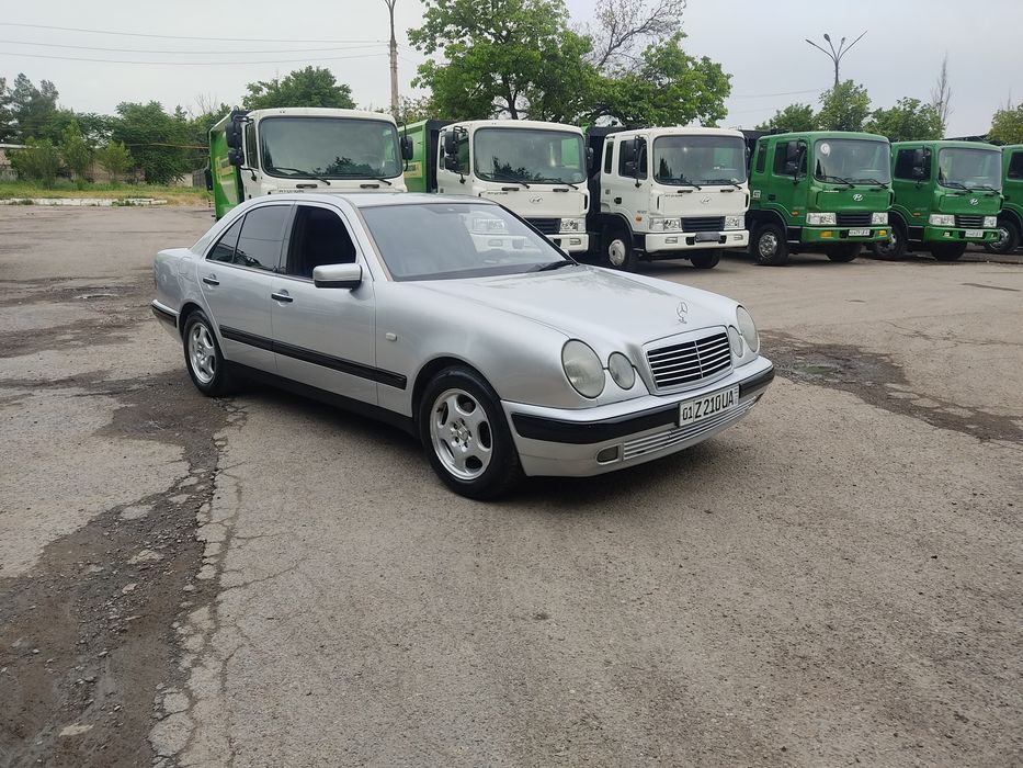 Mercedes-Benz 210