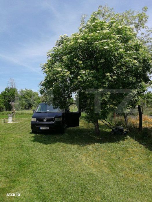 Teren intravilan de vanzare, 1800 mp, cu casa demolabila, zona Cosoven