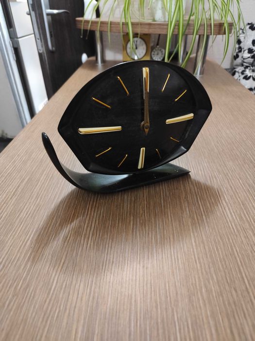 Стенен часовник Прим