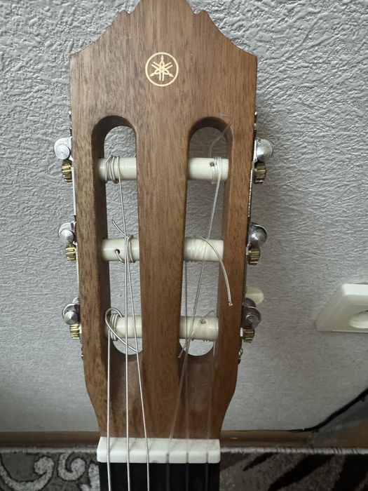 Классическая гитара YAMAHA C40M. Оригинал.
