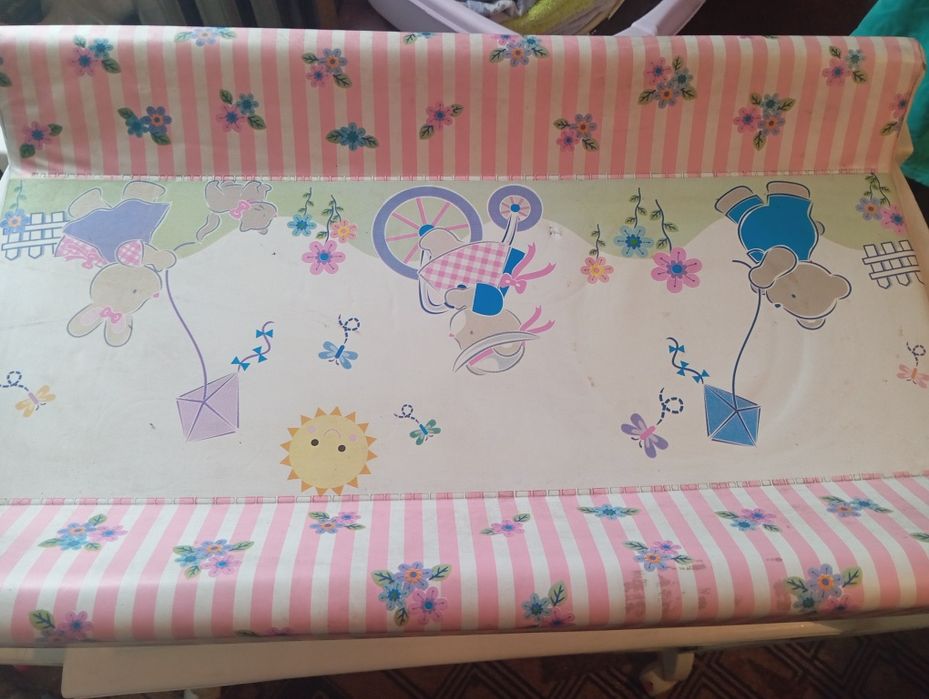 Продам пеленальный столик