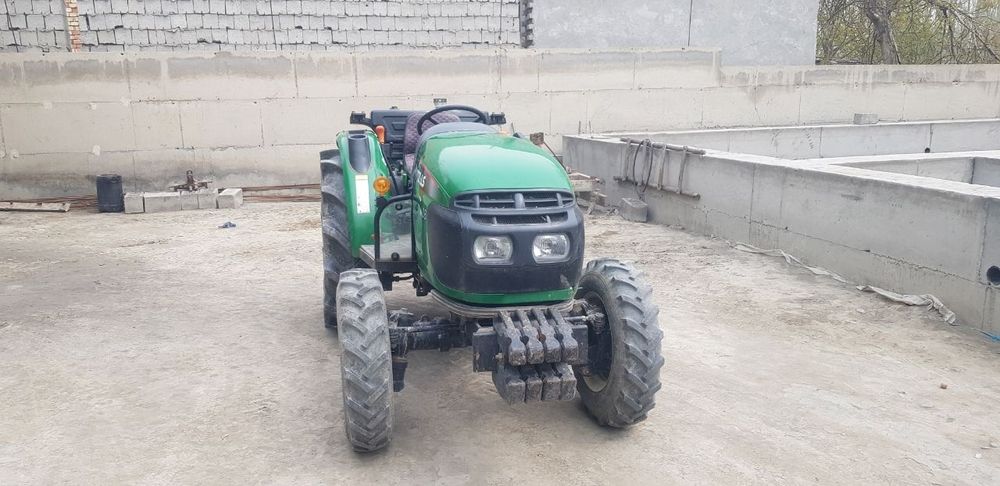 Mini traktor Ls i38