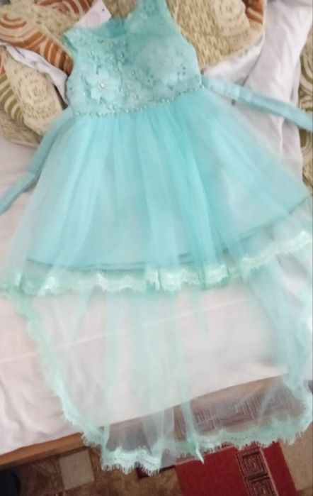 Платье со шлейфом