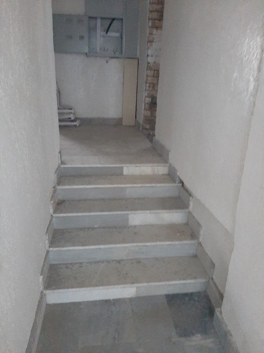 Kvartira sotiladi. Uzimniki.