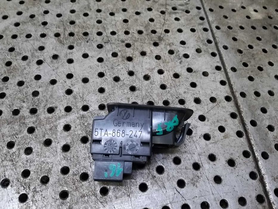 Buton geam electric dreapta fata vw touran 5t 2016 5ta868247