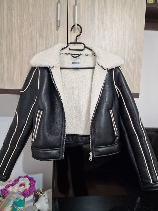 Geacă Bershka mărimea xs