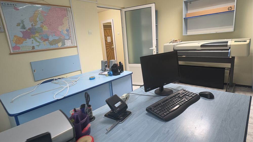Oferim apartament 3 camere zona Abator, 375 euro