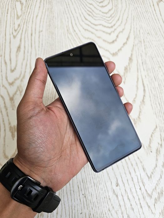 Samsung Galaxy S20 Fe 5G. OzU 6/128 GB. Garantya bor. Ime o'tkan