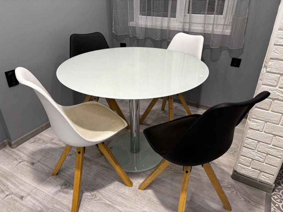 Кухненска маса със столове