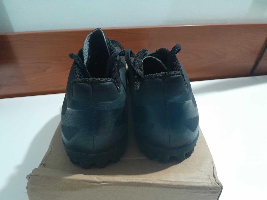 Футболни обувки за изкуствена трева adidas X Crazyfast.4 TF / 41 1/3