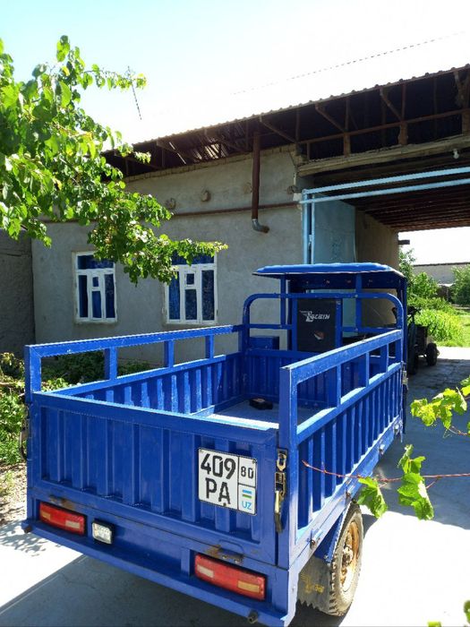 Lochin motorol yaxshi holatda sotiladi