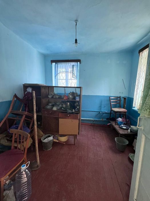 Продам мебель диваны столы сервант зеркала!!!стулья в подарок