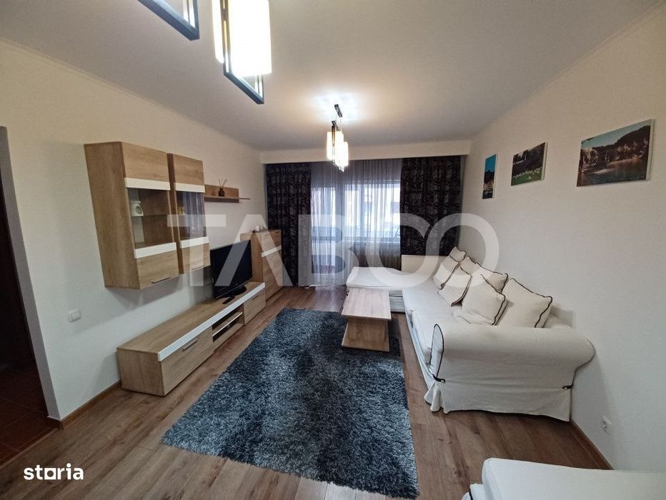 Apartament spatios cu 3 camere si 2 bai plus balcon in zona Central