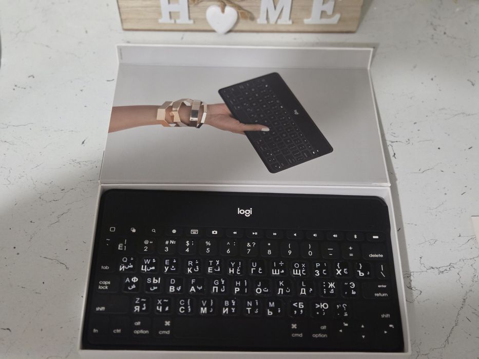 Продам iPad 9.7 (2017) Wi-Fi  (SIM) 32GB