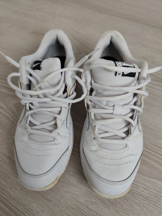 Vând ghete tenis Nike