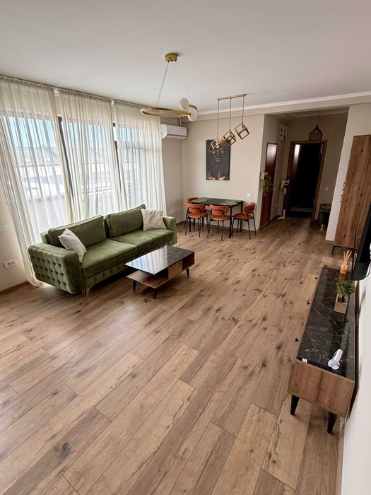 Apartament 3 camere 90 mp cu 2 tersae LUX in Pipera, loc de parcare privat