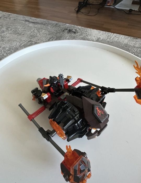 Vand Lego cu codul 70313 Moltor’s Lava Smasher
