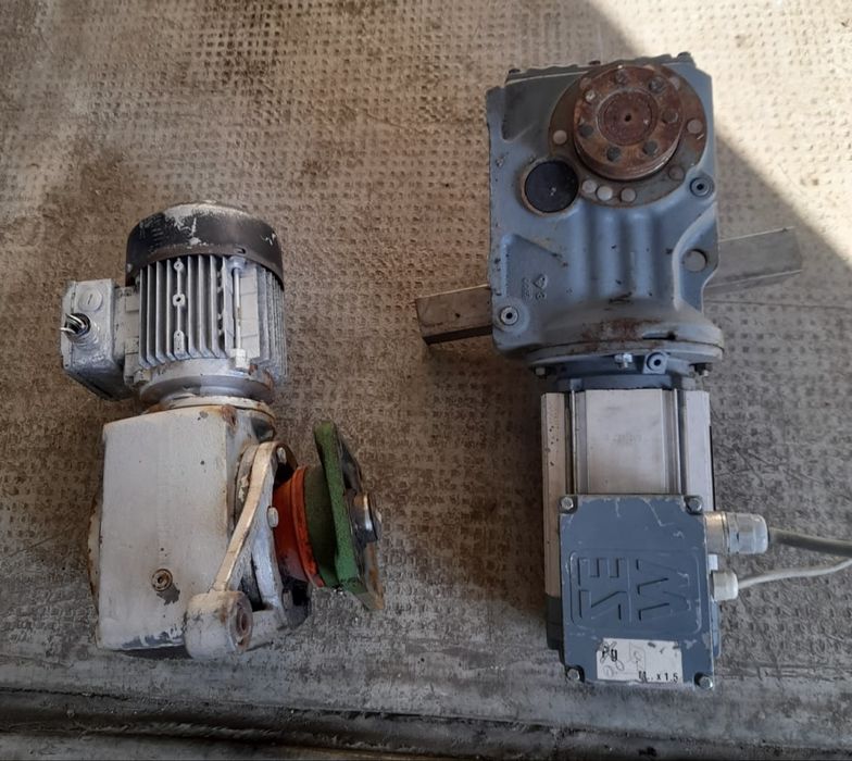 Diferite motoare electrice si reductoare mari