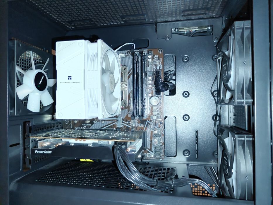 PC RX 6700 XT | Ryzen 3500X | 16gb ram