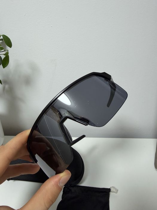 Oakley sutro lite