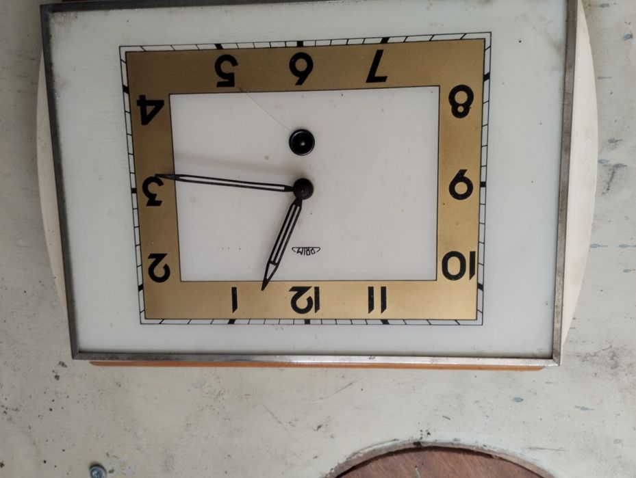 Ретро стенен часовник