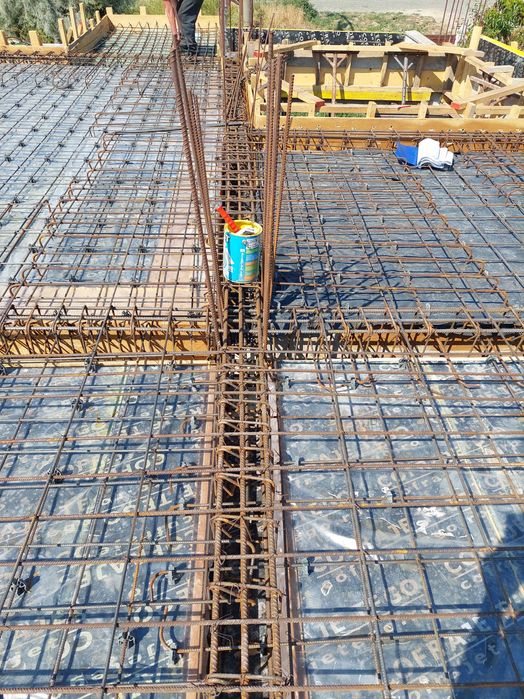 Constructii case la rosu sau gata , renovari ,placari,hidroizolati etc