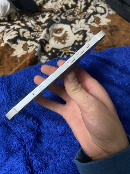 Продам айфон 14+