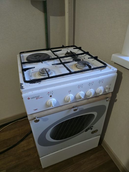 Отдам газовую плиту