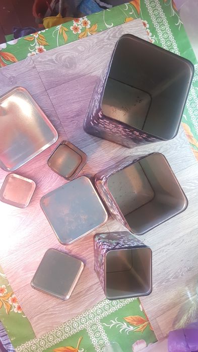 Банки железные        .