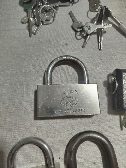 Замки разные,рабочие  с ключами,
