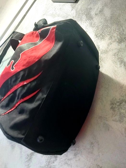 Geanta de umar pentru fitness marca Puma