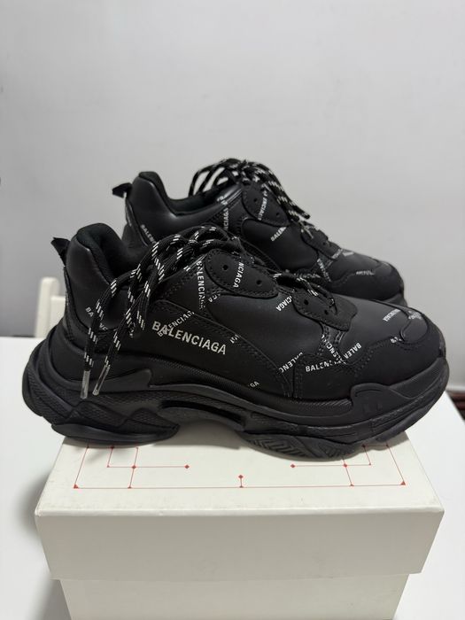 Vand sneakers Balenciaga Triple s 41-42