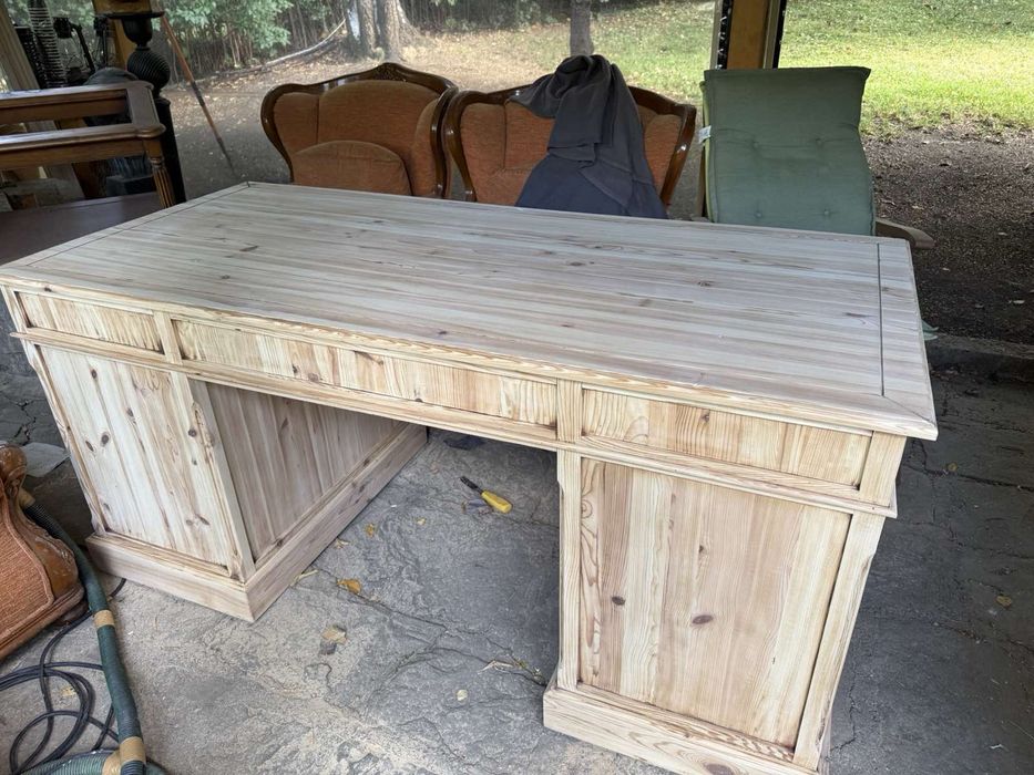 Бюро естествено дърво