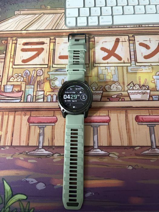 Ceas Garmin Enduro 3 Solar Sapphire Titanium 51MM + Curea de Ceas Garmin QuickFit 26 Willow/Graphite Silicone.