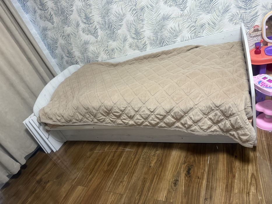 продам кровать в отличном состояний