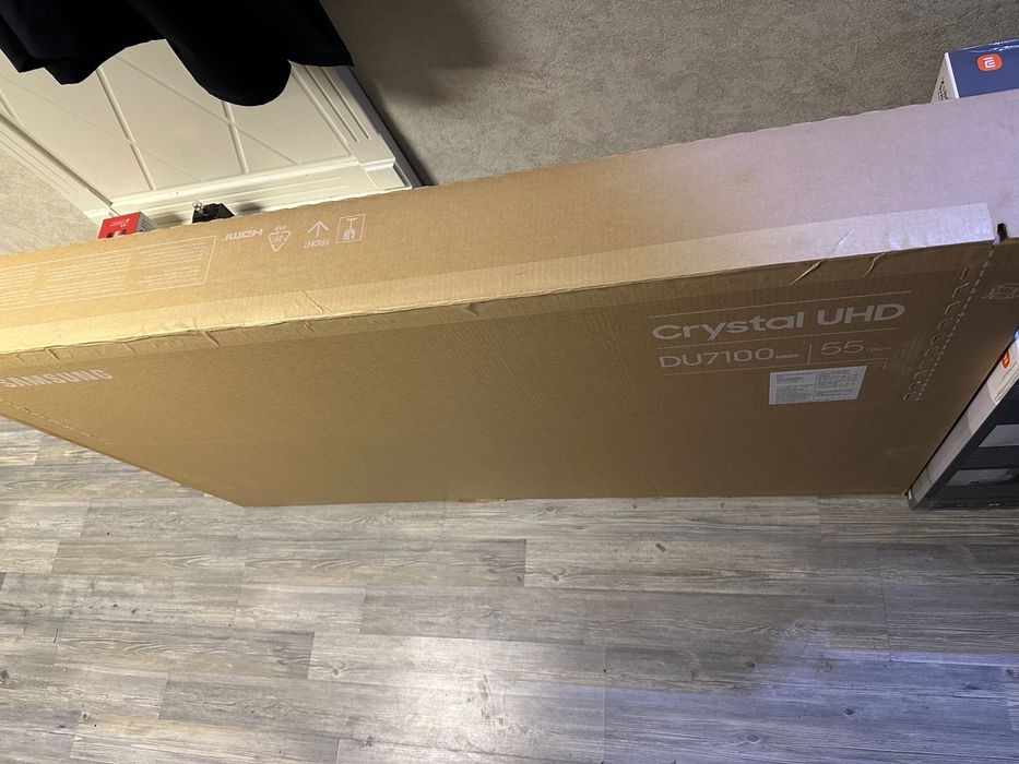 Телевизор Samsung Crystal UHD DU7100class 55/138
