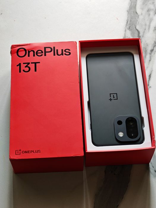 One Plus 13T 256 gb Ram 12+6 5G