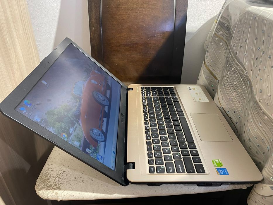 ASUS intel core i3/Nvidia GeForce/ozu 8/ssd 128