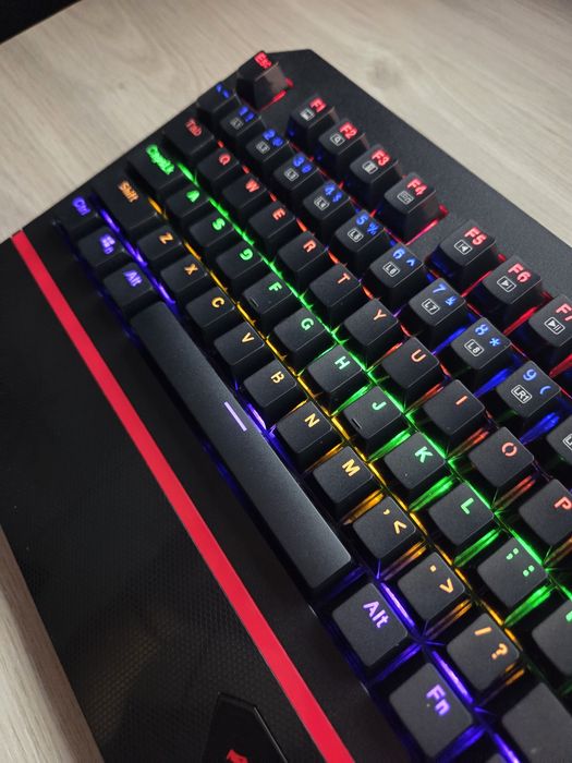 tastatura gaming redragon rgb
