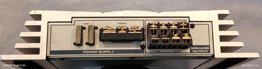 Amplificator auto Magnat clasic  480