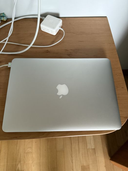 Macbook air 13 early 2015