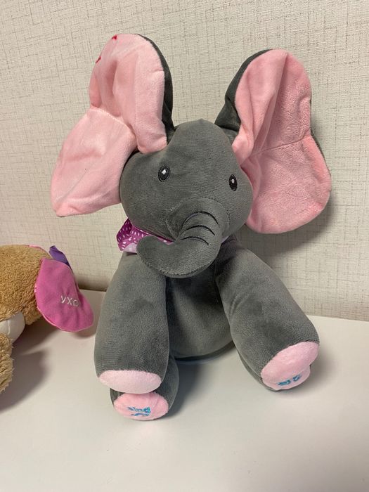 Лот бебешки играчки - куче Fisher Price, слонче, писта с количка ..