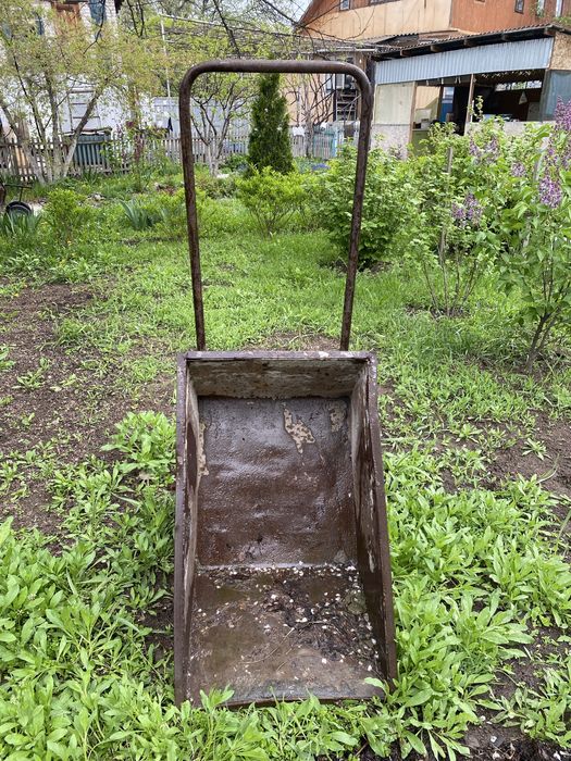 Тачка (тележка) ручная, советского производства