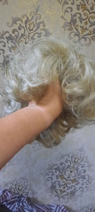 Продам шикарный хвост на заколке-зажиме. Блонд.