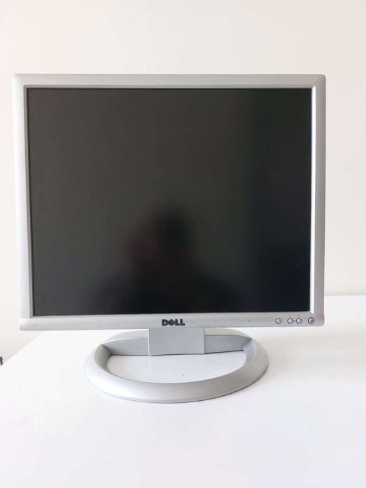 Монитори Dell 19"
